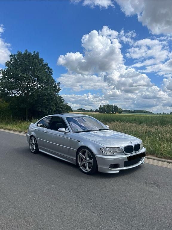 Silber Gebraucht 2004 BMW 330 Sport Line Coupé | 9.999 € (Superpreis) - Bild 1/4