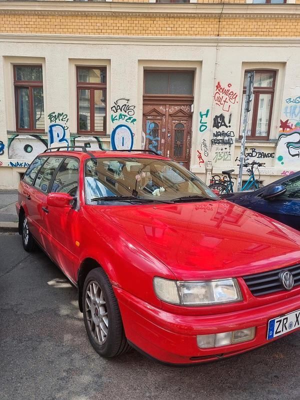 Rot Gebraucht 1996 VW Passat Kombi | 2.200 € (Guter Preis) - Bild 1/4
