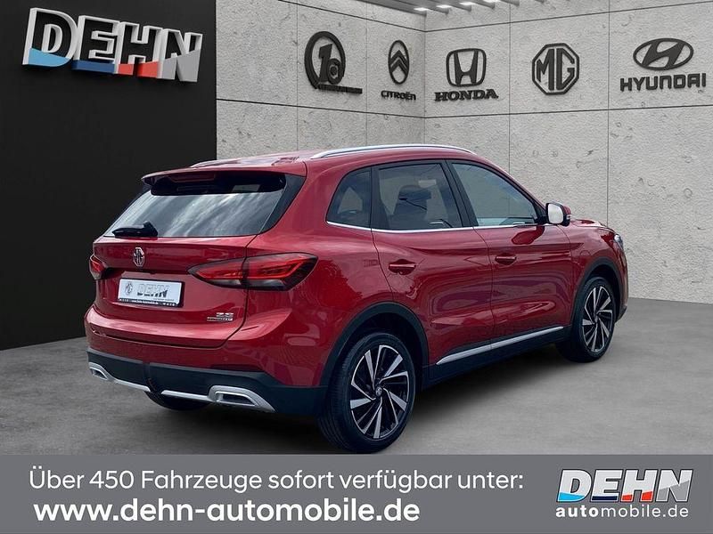 Neu MG ZS Luxury 197 PS (144 kW) 2025 Rot Limousine