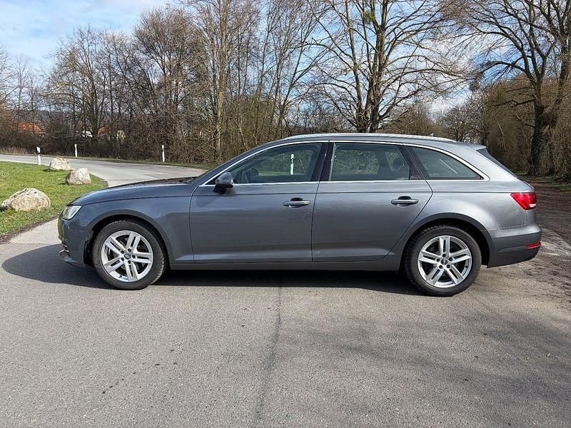 Gebraucht Audi A4 Design 150 PS (110 kW) 2018 Grau Kombi