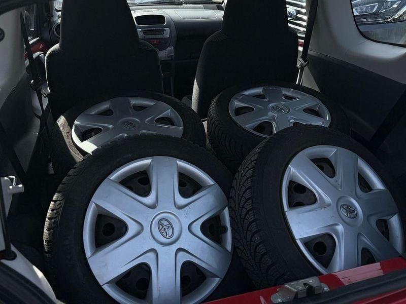 Gebraucht Toyota Aygo 68 PS (50 kW) 2009 Rot Kleinwagen