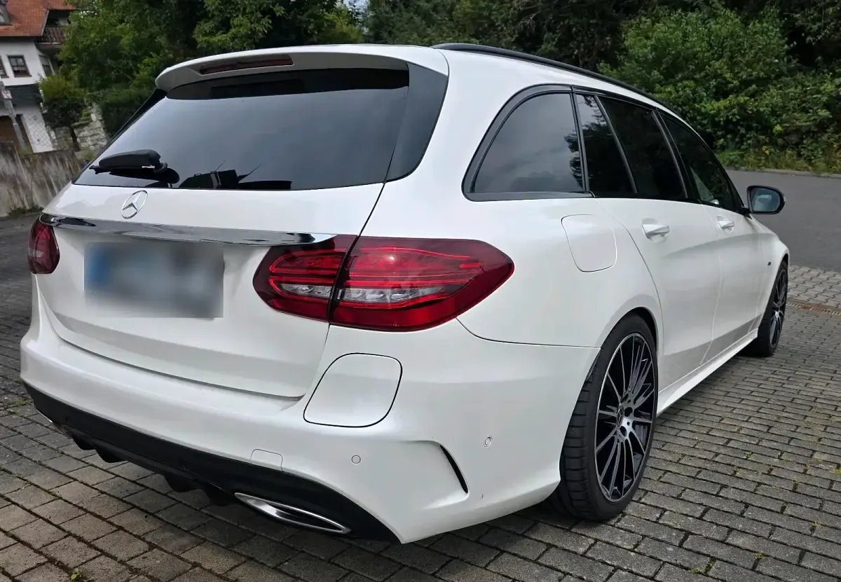 Gebraucht Mercedes C300e AMG line 320 PS (235 kW) 2020 Weiß Kombi