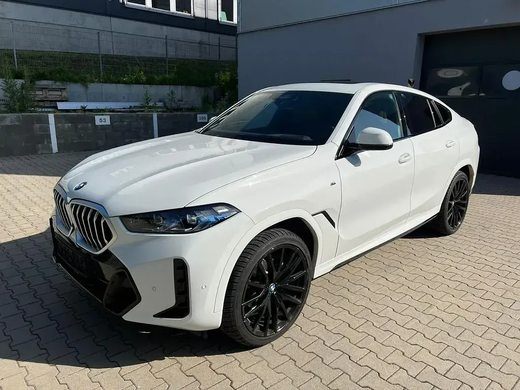 Gebraucht BMW X6 M Sport 298 PS (219 kW) 2025 Weiß SUV
