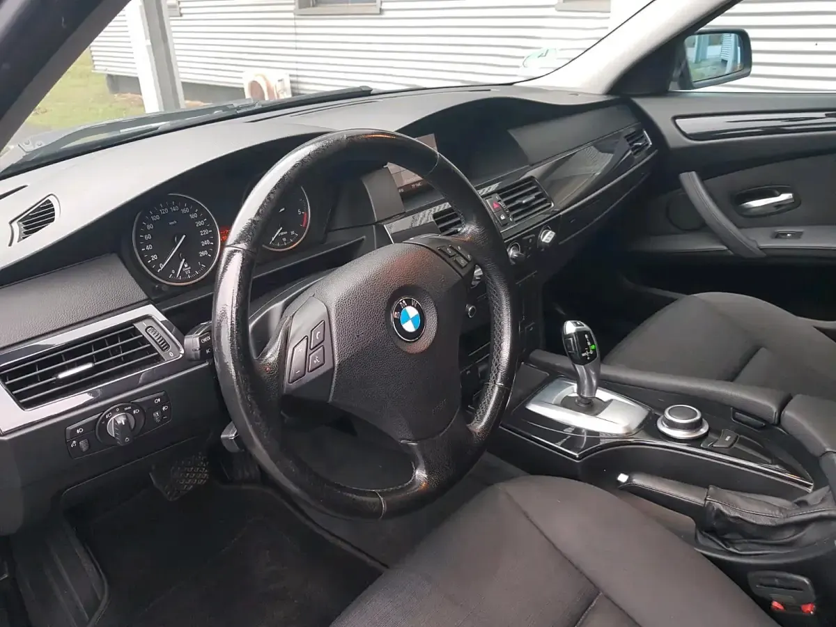 Gebraucht BMW 525 196 PS (144 kW) 2007 Limousine