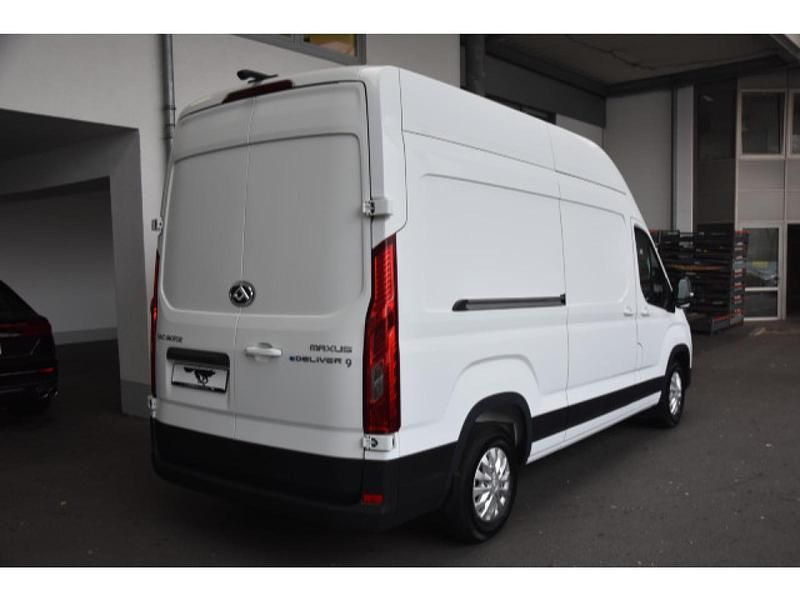 Używany Maxus eDeliver 9 150 kW (204 KM) 2024 Biały Van
