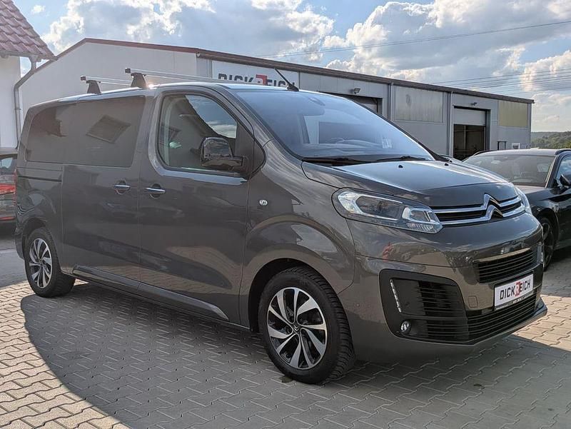 Grau Gebraucht 2022 Citroën Spacetourer Shine Van | 33.950 € (Superpreis) - Bild 1/4