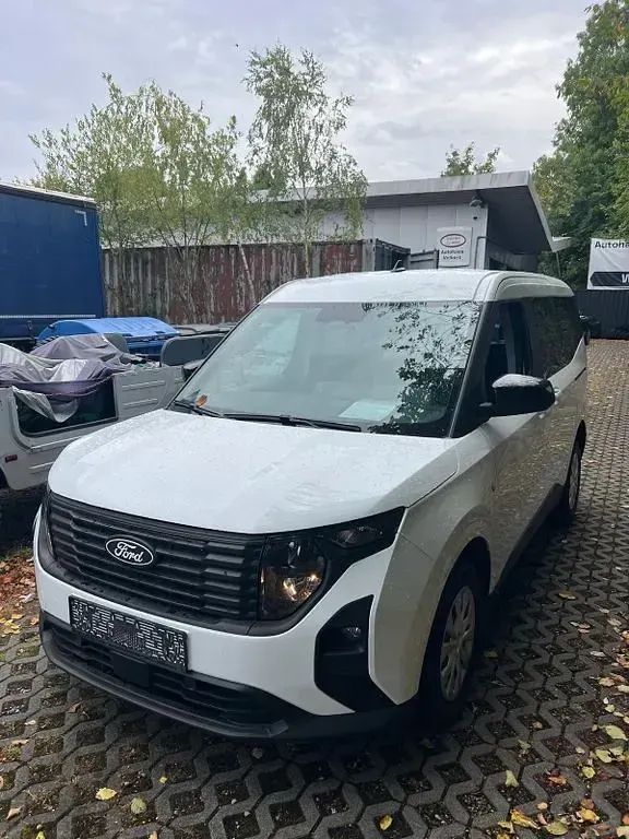 Gebraucht Ford Tourneo Courier Trend 101 PS (74 kW) 2025 Weiß Van / Kleinbus