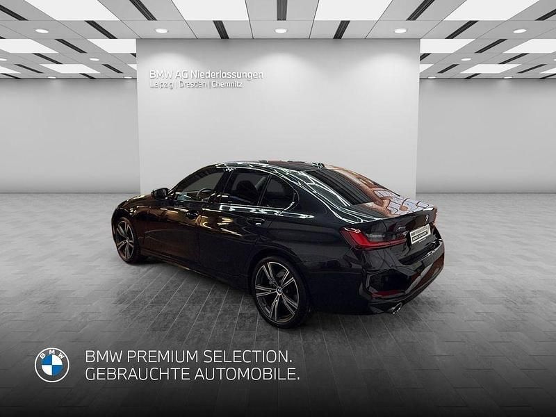 Gebraucht BMW 320 Sport Line 190 PS (139 kW) 2023 Schwarz Limousine