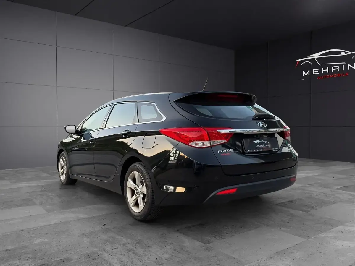 Gebraucht Hyundai i40 Edition 136 PS (100 kW) 2015 Schwarz Kombi