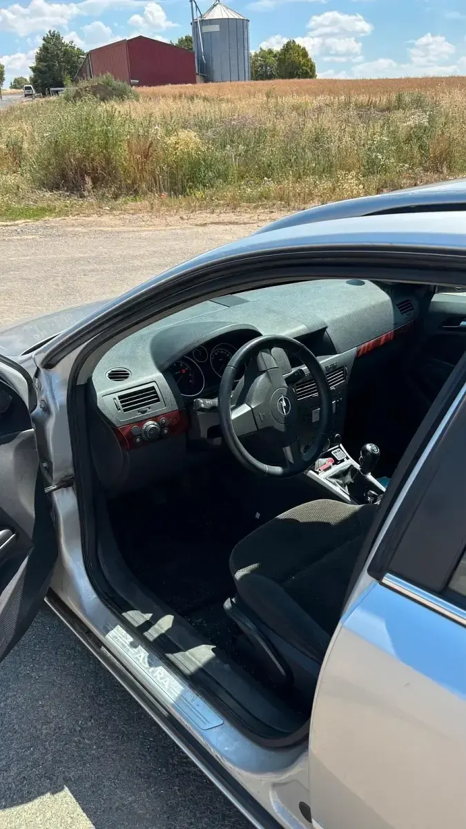 Gebraucht Opel Astra 125 PS (91 kW) 2005 Silber Kombi