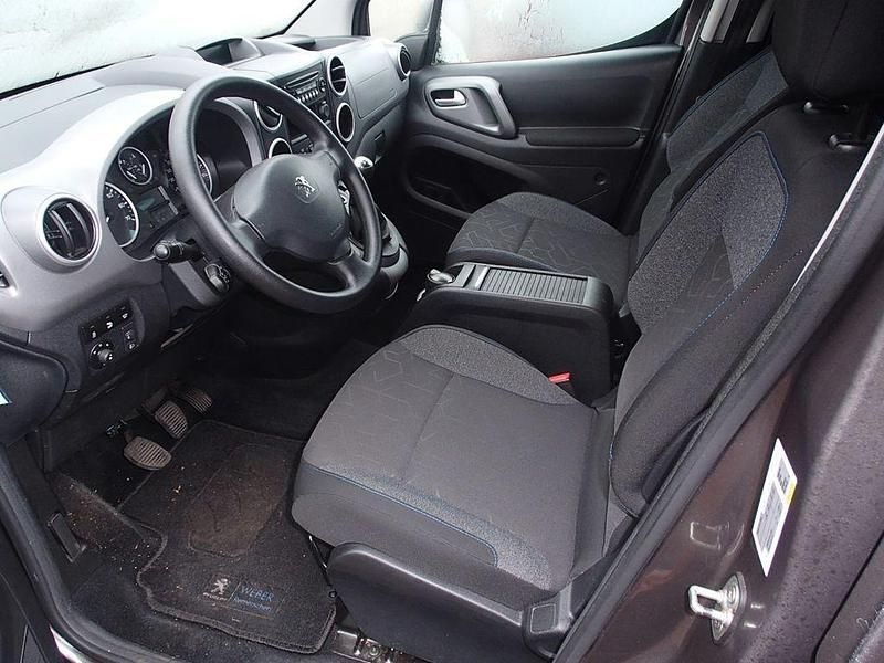 Gebraucht Peugeot Partner Tepee Allure 110 PS (80 kW) 2017 Moka Van / Kleinbus