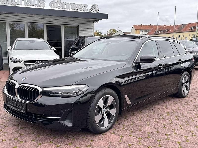 Gebraucht BMW 520 190 PS (139 kW) 2021 Schwarz ii/bonnet fluid black Kombi