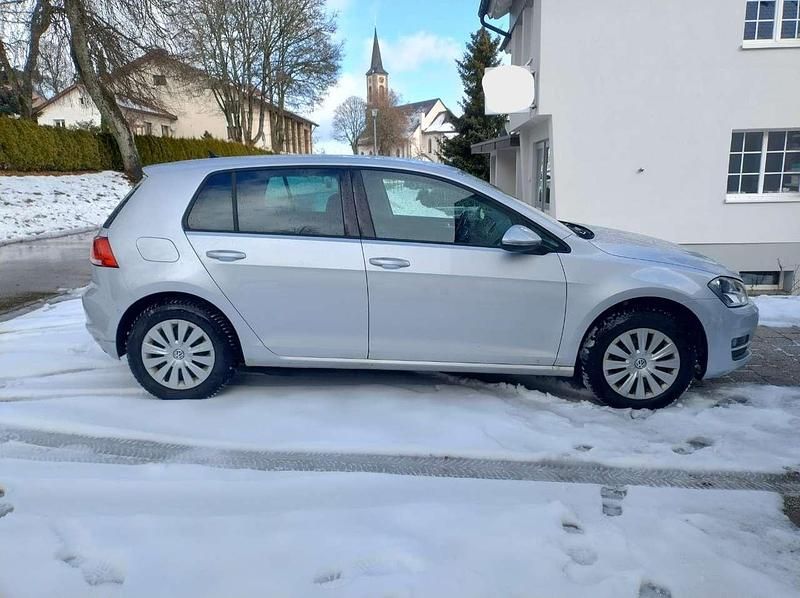 Gebraucht VW Golf VII Trendline 105 PS (77 kW) 2013 Silber Limousine