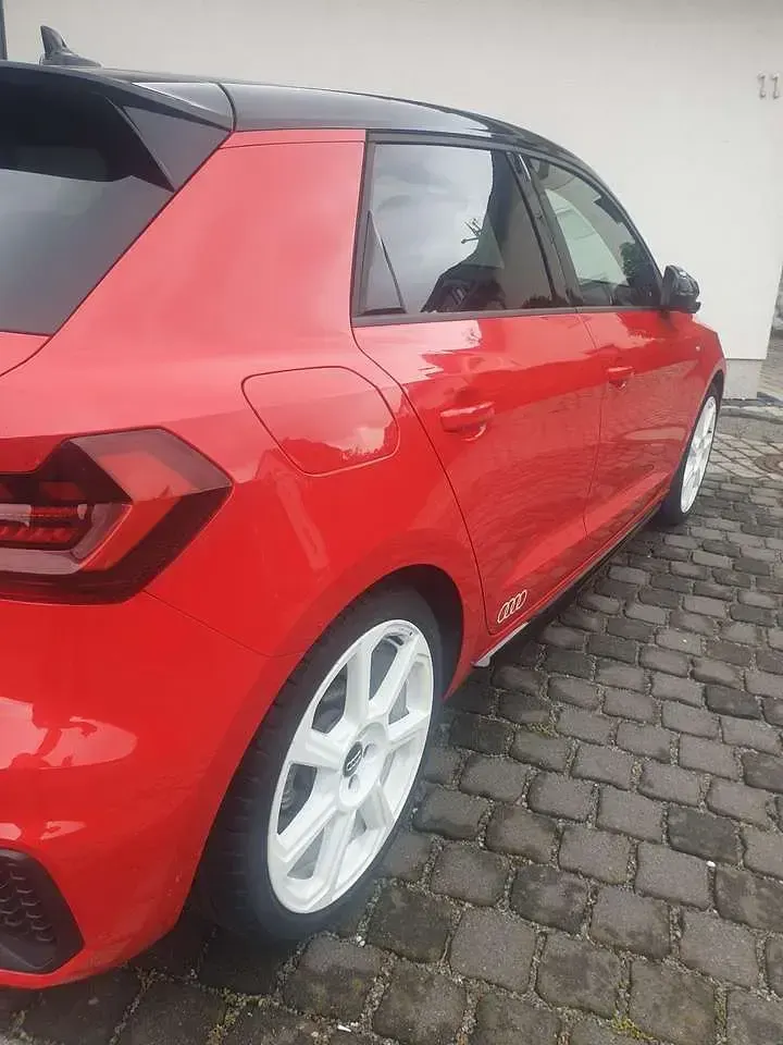 Gebraucht Audi A1 Edition .1 116 PS (85 kW) 2020 Rot SUV