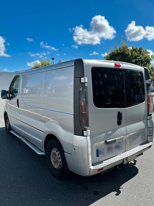 Silber Gebraucht 2006 Opel Vivaro Van | 4.000 € (Guter Preis) - Bild 1/4