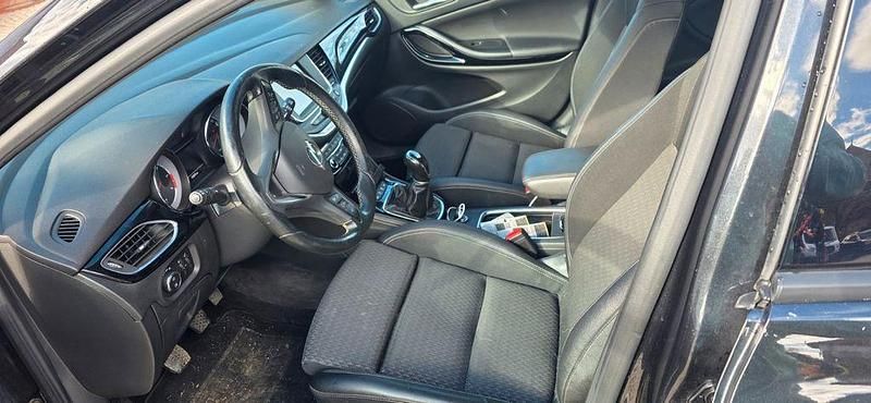 Gebraucht Opel Astra Dynamic 160 PS (117 kW) 2016 Schwarz Kombi