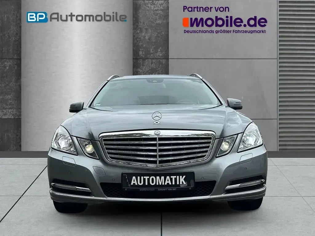 Gebraucht Mercedes E200 184 PS (135 kW) 2012 Silber Kombi