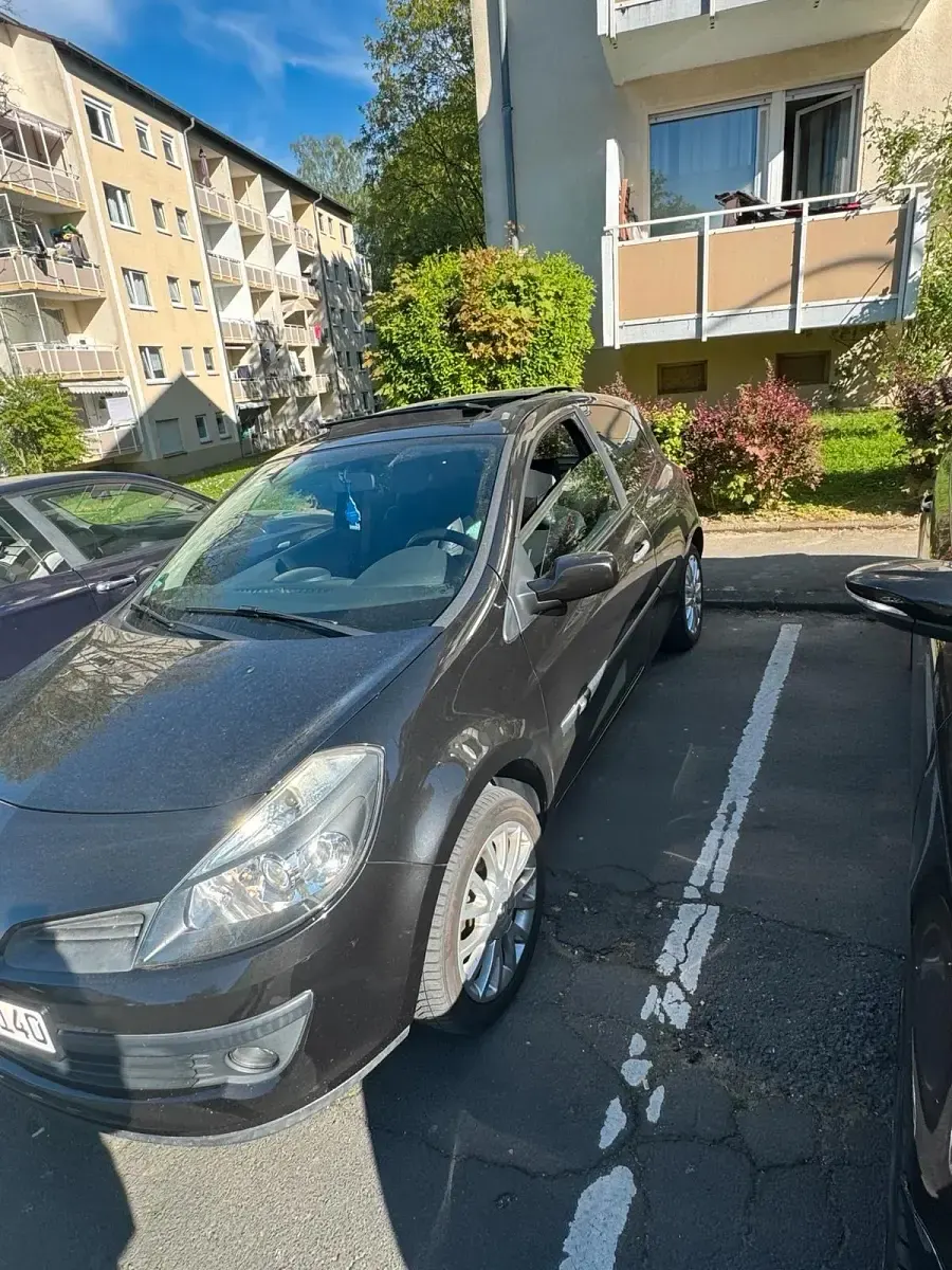 Używany Renault Clio 75 KM (55 kW) 2008 Czarny Coupe