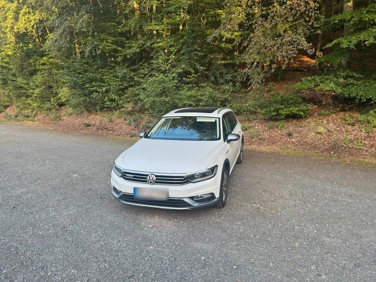 Gebraucht VW Passat Alltrack 190 PS (139 kW) 2017 Weiß Kombi
