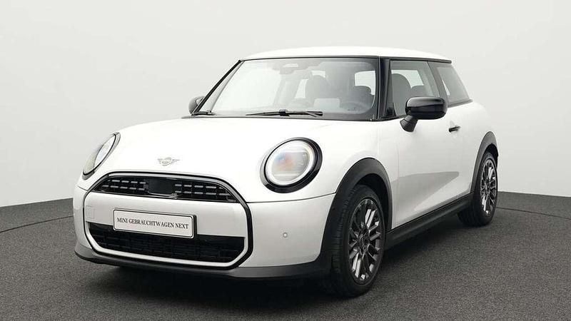 Weiß Gebraucht 2024 Mini Cooper Classic Kleinwagen | 26.017 € (Fairer Preis) - Bild 1/4