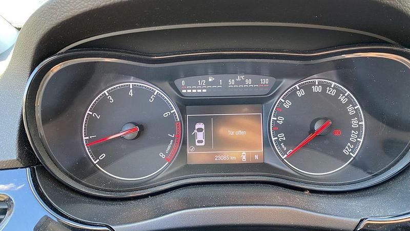 Gebraucht Opel Corsa Innovation 90 PS (66 kW) 2015 Silber Kleinwagen