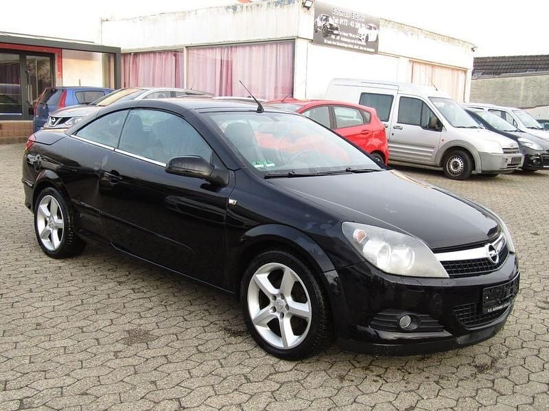 Gebraucht Opel Astra Cabriolet Cosmo 140 PS (102 kW) 2006 Schwarz Cabrio