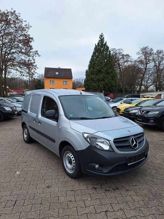 Silber Gebraucht 2019 Mercedes Citan 108 Van / Kleinbus | 9.999 € (Fairer Preis) - Bild 1/4