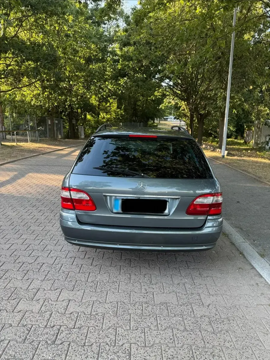 Gebraucht Mercedes E350 Avantgarde 272 PS (200 kW) 2005 Grau Kombi