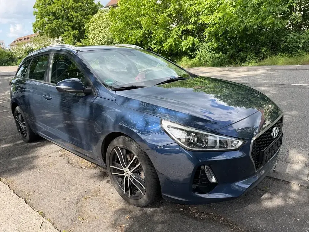 Używany Hyundai i30 Passion 99 KM (72 kW) 2017 Sedan/Limuzyna