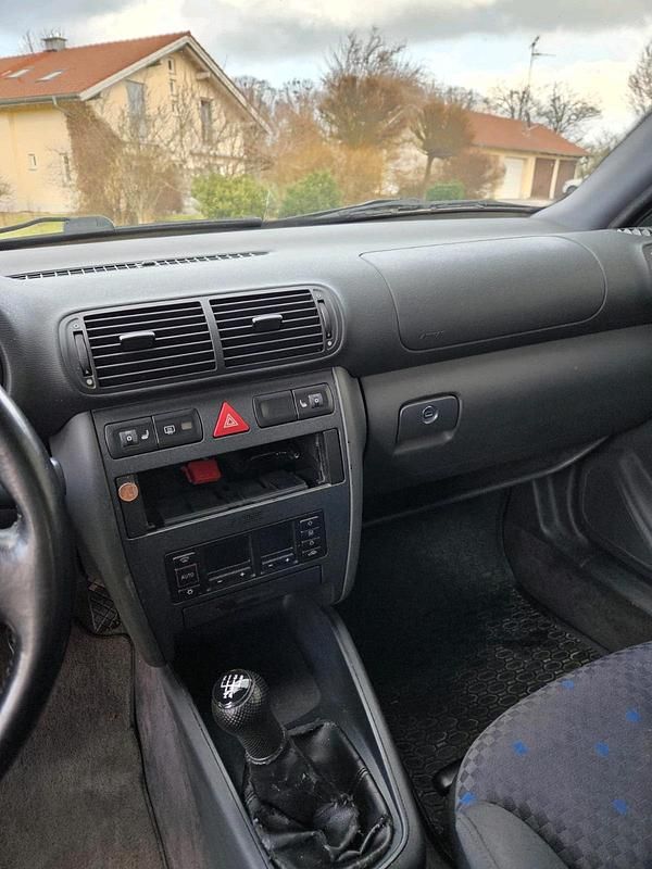 Usata Audi 100 101 CV (74 kW) 1999 Blu Berlina