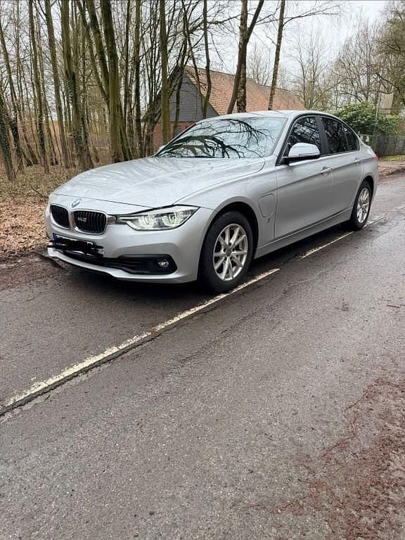 Gebraucht BMW 330e Advantage 252 PS (185 kW) 2017 Grau Limousine