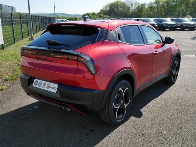 Neu Alfa Romeo GT Junior Edizione Speciale 145 PS (106 kW) 2025 Rosso brera metallic 3schichtlackierung (rot)