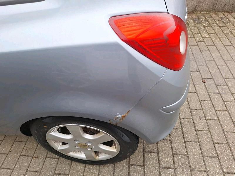 Gebraucht Opel Corsa 80 PS (58 kW) 2009 Grau Kleinwagen