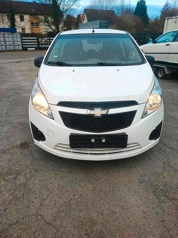 Gebraucht Chevrolet Spark 68 PS (50 kW) 2011 Weiß Kleinwagen