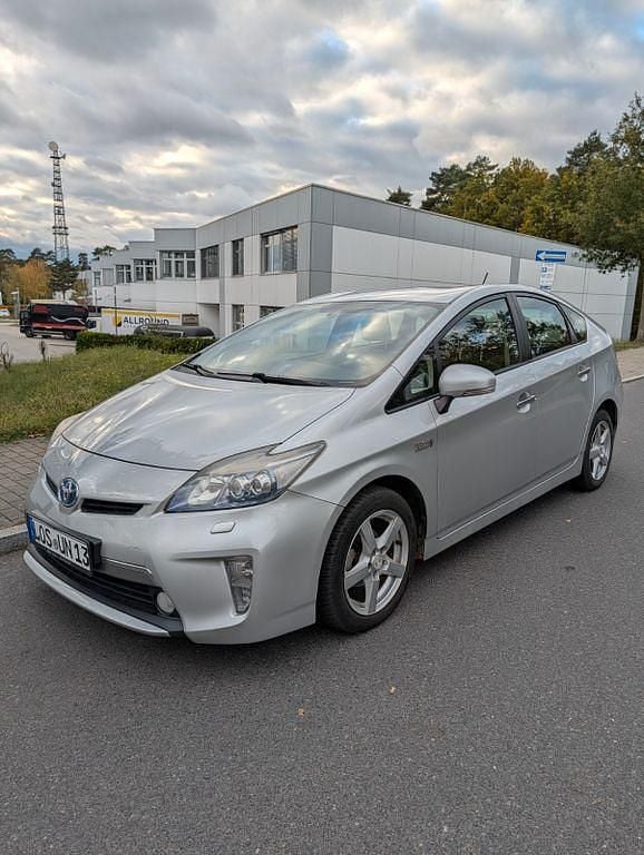 Grau Gebraucht 2012 Toyota Prius Limousine | 8.000 € (Fairer Preis) - Bild 1/4