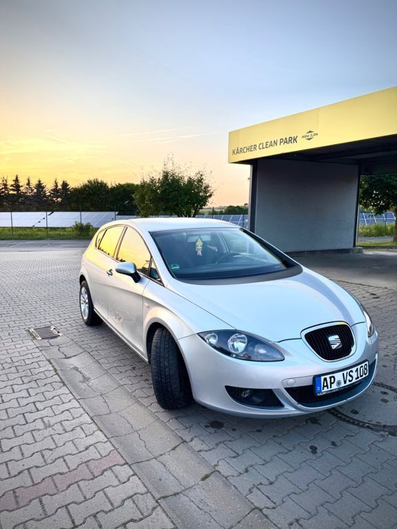 Silber Gebraucht 2008 Seat Leon Comfort Limousine | 3.500 € (Fairer Preis) - Bild 1/4