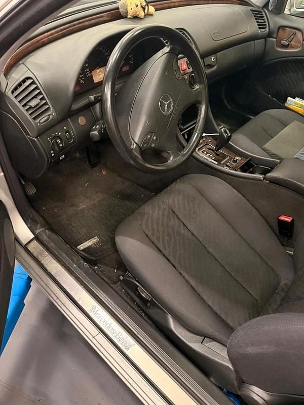 Gebraucht Mercedes CLK200 163 PS (119 kW) 2001 Coupé