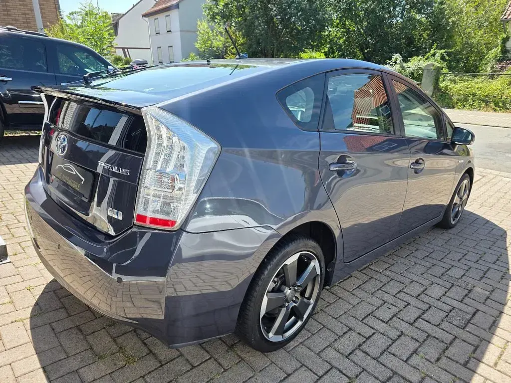 Gebraucht Toyota Prius 136 PS (100 kW) 2015 Grau Limousine