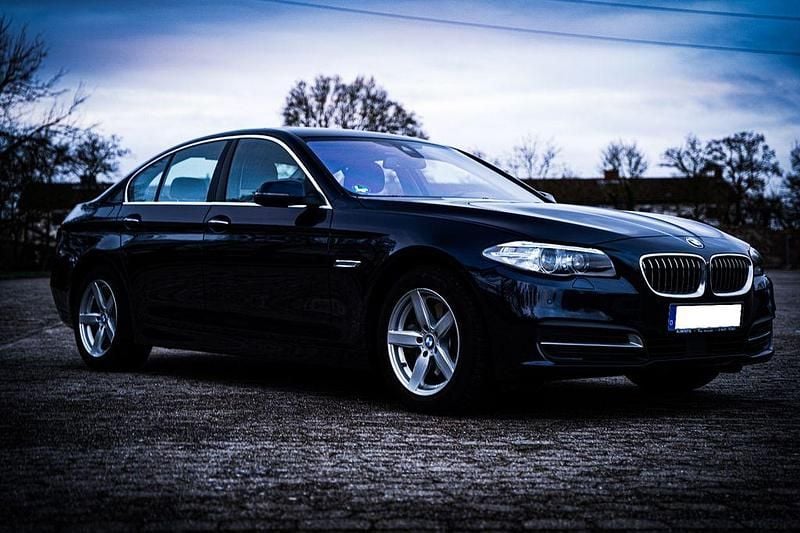 Gebraucht BMW 525 218 PS (160 kW) 2016 Blau Limousine