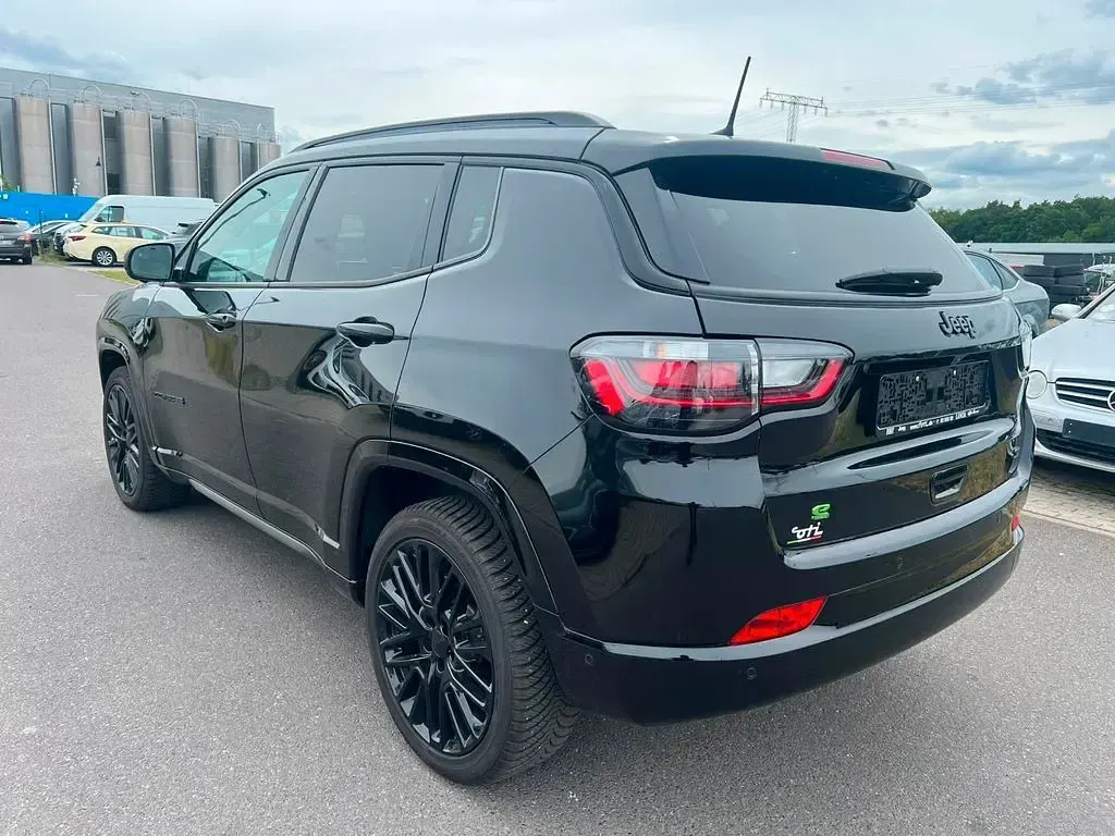 Gebraucht Jeep Compass 131 PS (96 kW) 2025 Schwarz SUV