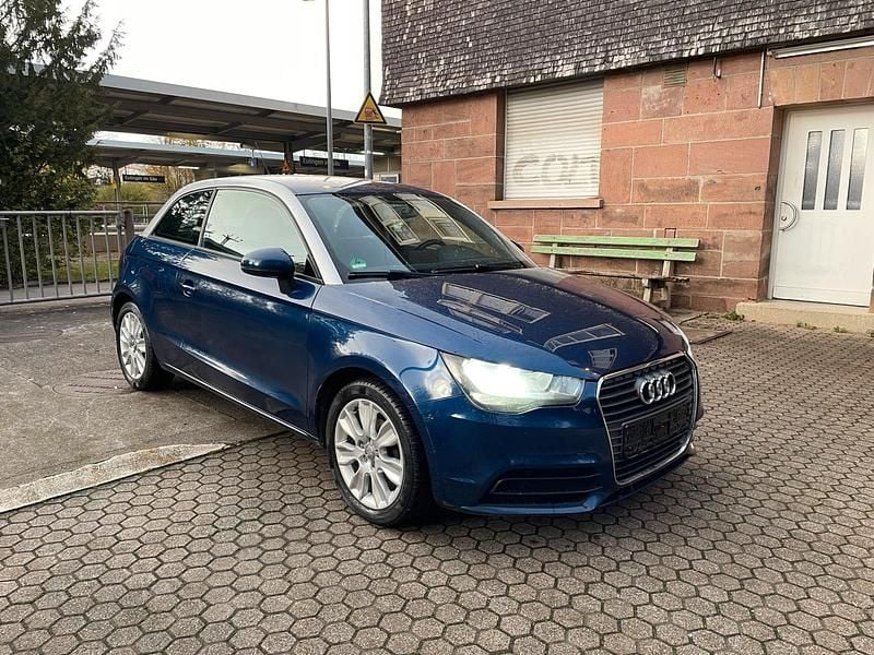 Blau Gebraucht 2011 Audi A1 Kleinwagen | 3.599 € (Superpreis) - Bild 1/4
