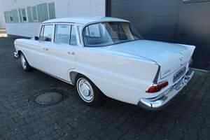 Gebraucht Mercedes 220 95 PS (69 kW) 1965 717 papyrusweiß Limousine
