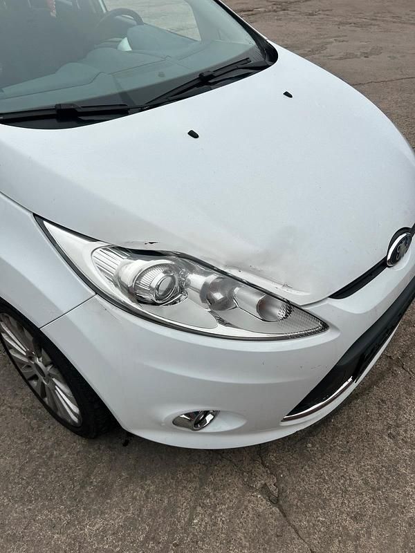 Gebraucht Ford Fiesta 2009 Weiß Kleinwagen