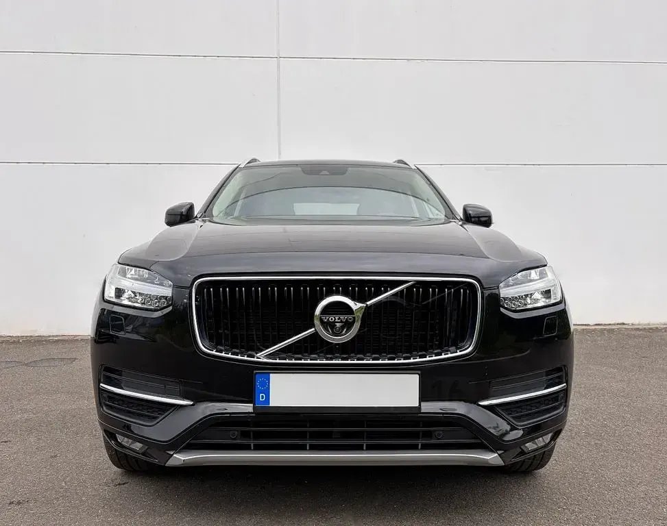 Gebraucht Volvo XC90 235 PS (172 kW) 2018 Onyx black / metallic SUV