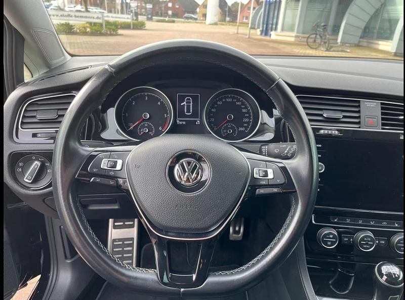 Gebraucht VW Golf VII Join 116 PS (85 kW) 2018 Schwarz Kombi