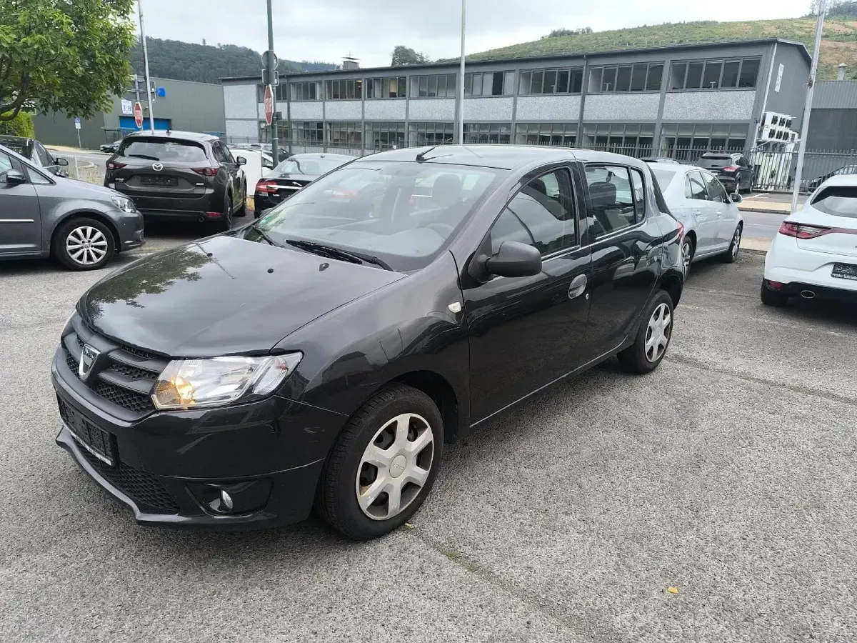 Gebraucht Dacia Sandero 75 PS (55 kW) 2014 Schwarz Limousine