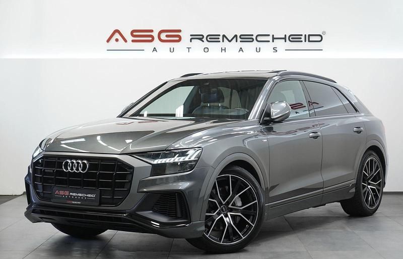 Grau Gebraucht 2019 Audi Q8 S-Line SUV | 54.800 € (Fairer Preis) - Bild 1/3