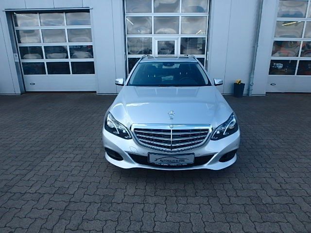 Silber Gebraucht 2014 Mercedes E200 Kombi | 10.980 € (Guter Preis) - Bild 1/4