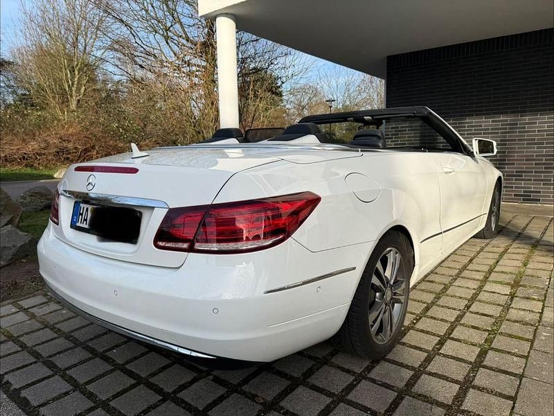 Gebraucht Mercedes E200 184 PS (135 kW) 2016 Weiß Cabrio