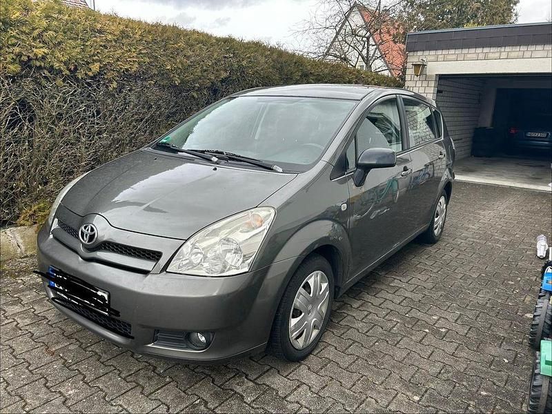 Gebraucht Toyota Corolla Verso 110 PS (80 kW) 2006 Silber Van / Kleinbus